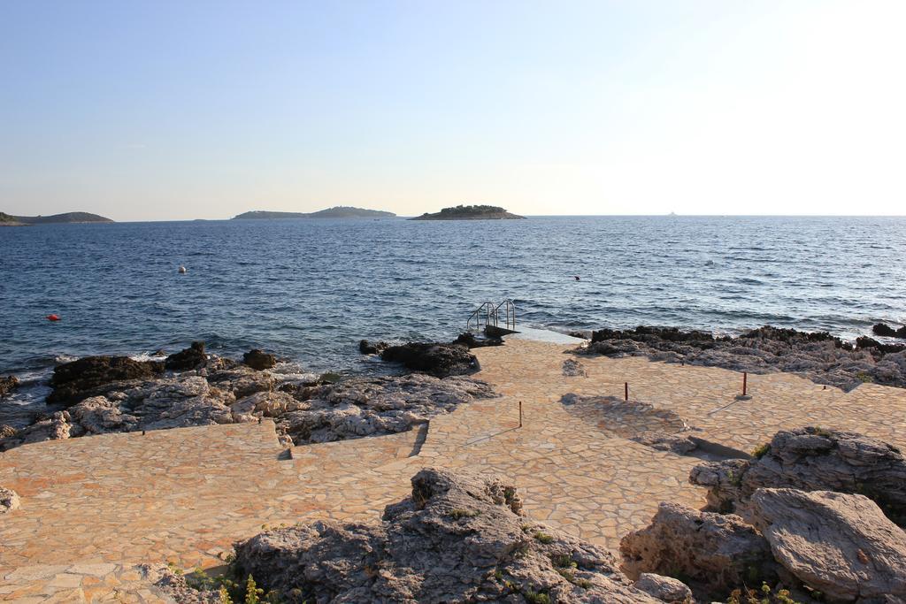 Apartments 4 Dolphins Рогозница Екстериор снимка