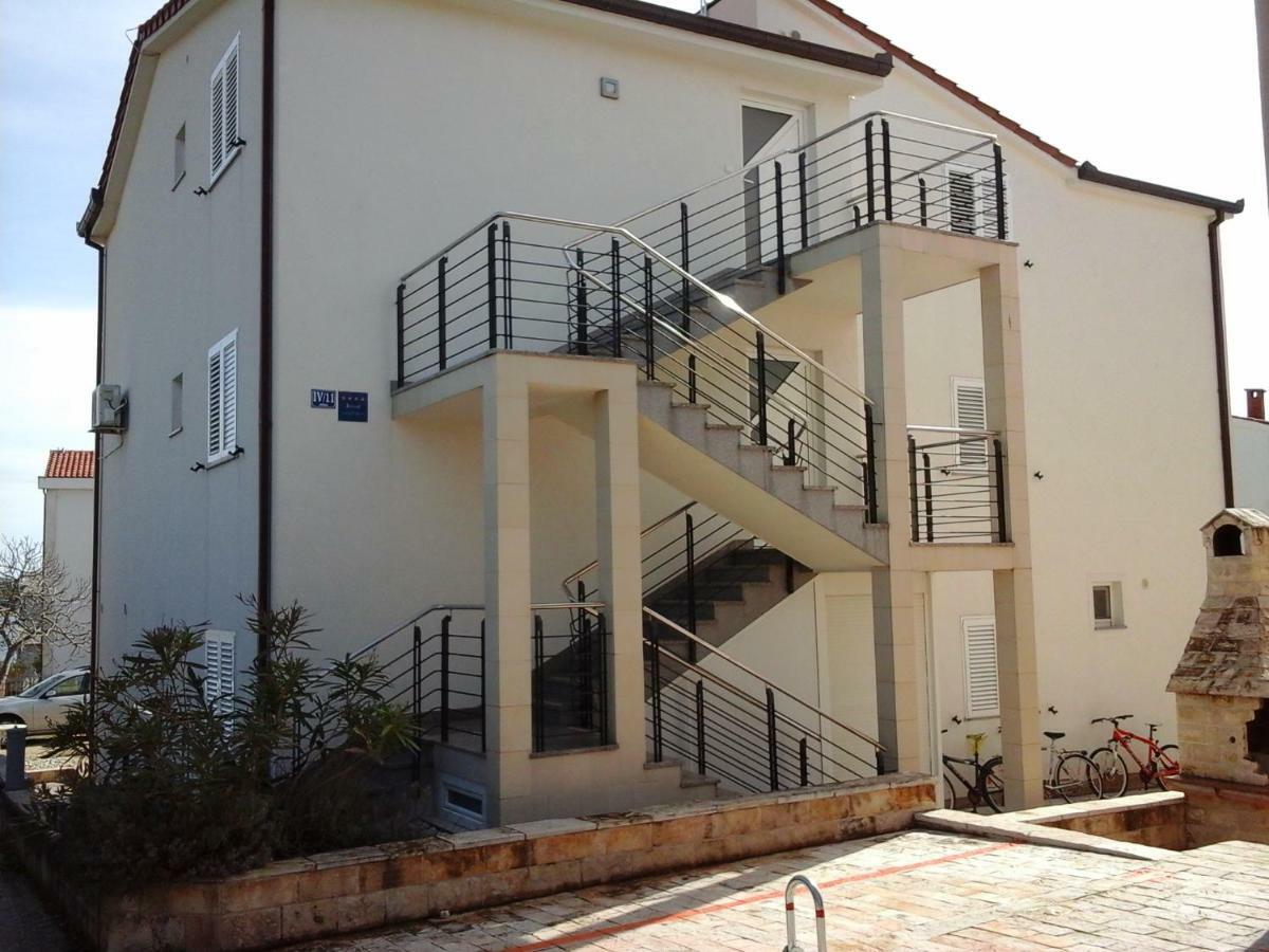 Apartments 4 Dolphins Рогозница Екстериор снимка